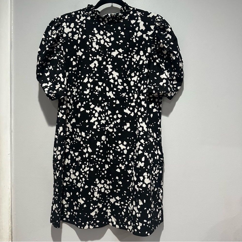 Who What Wear Black White Puff Sleeve Linen Blend Ruffle Neck Dress Size Medium